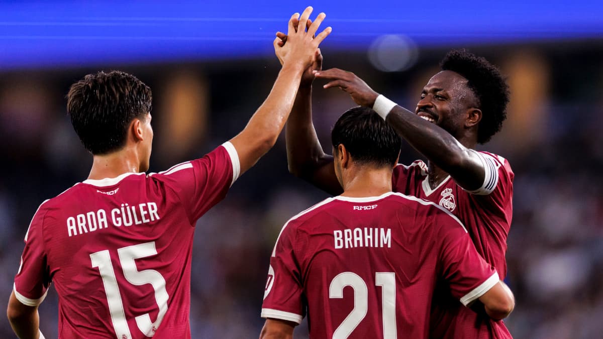 Two Real Madrid Players Jeered During Schalke 04 Friendly