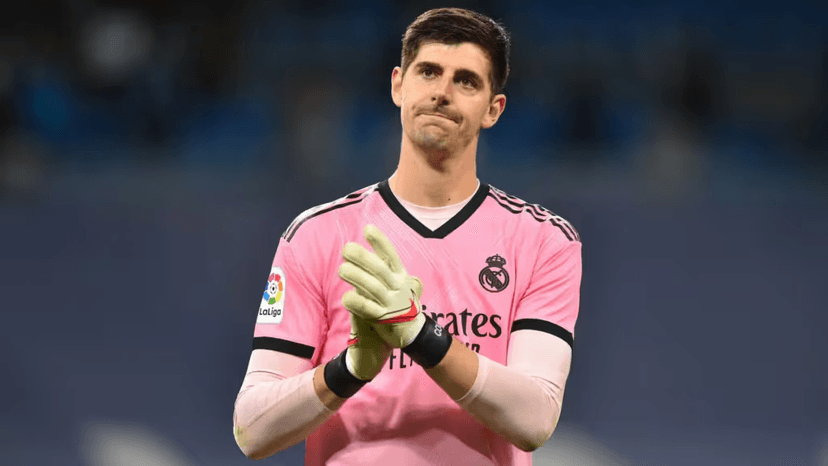 كورتوا إلى ريال مدريد: قرار استثنائي قيد الإعداد