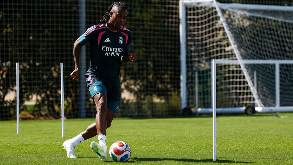 Diomande participa en su primer entrenamiento con el Real Madrid.