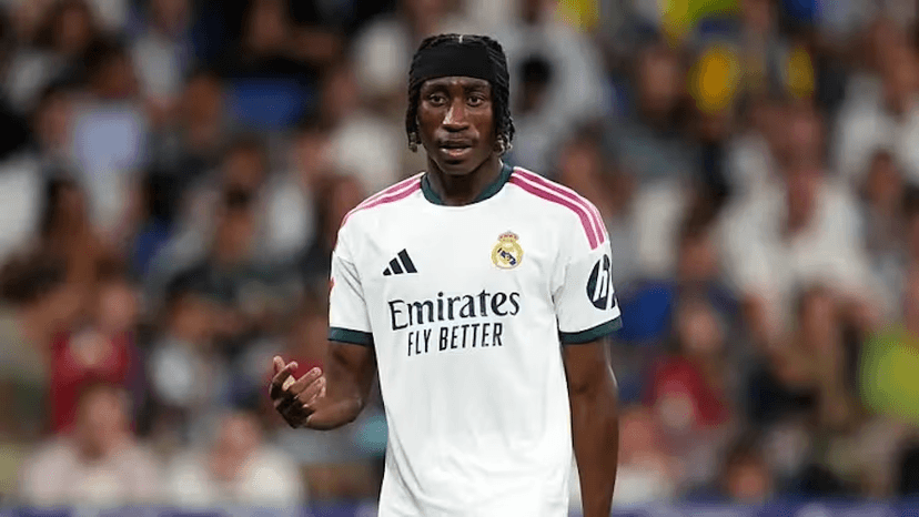 Yan Diomandé, ante un rompecabezas en el Real Madrid