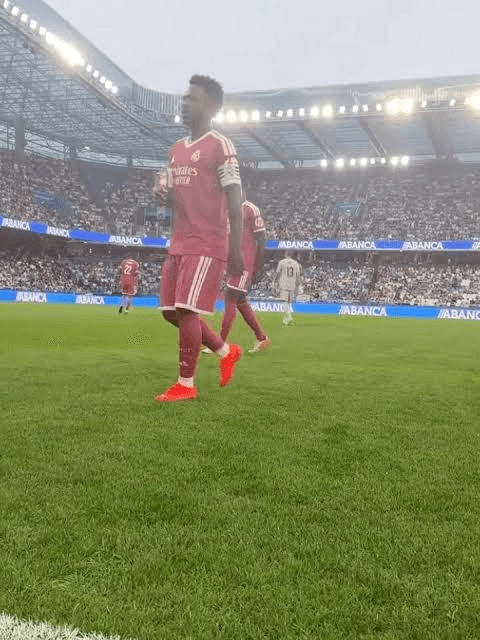 Real Madrid: First start and already boos for Vinicius.
