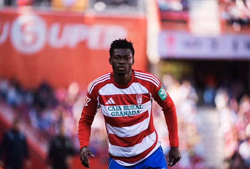 Qui est Óscar Naasei ? Le nouveau talent qui rejoint le Real Madrid.