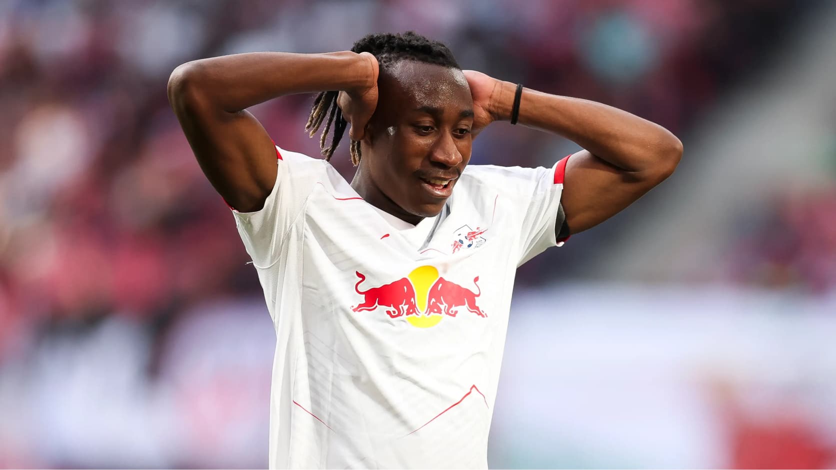 Yan Diomande rompe el silencio en medio del revuelo por su traspaso.