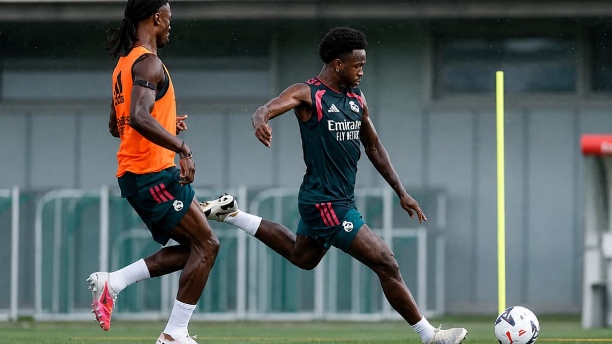 Última sesión de entrenamiento antes del partido amistoso contra el Schalke 04.