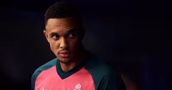 Mourinho quiere probar a Alexander-Arnold en una nueva posición.