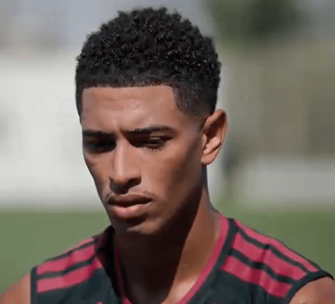 Bellingham: "Estoy muy contento de estar de vuelta con mis compañeros".
